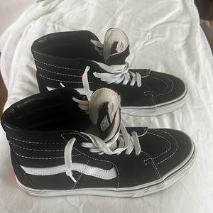 Black high top Vans shoes worn twice size 8